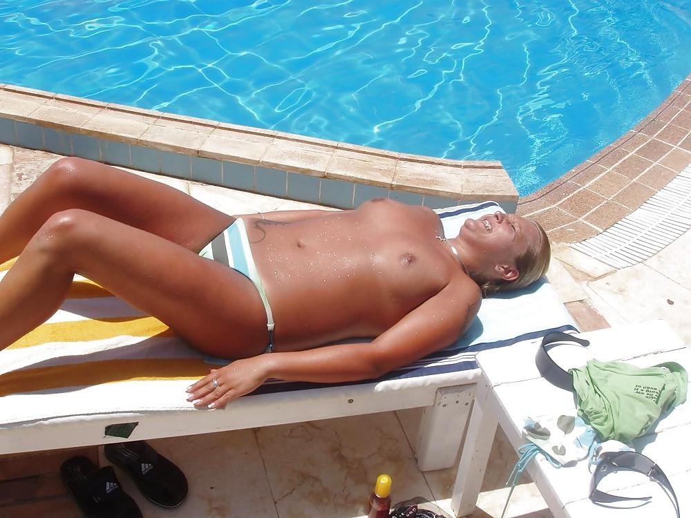 25P Amateur girls in the sun (Camaster)