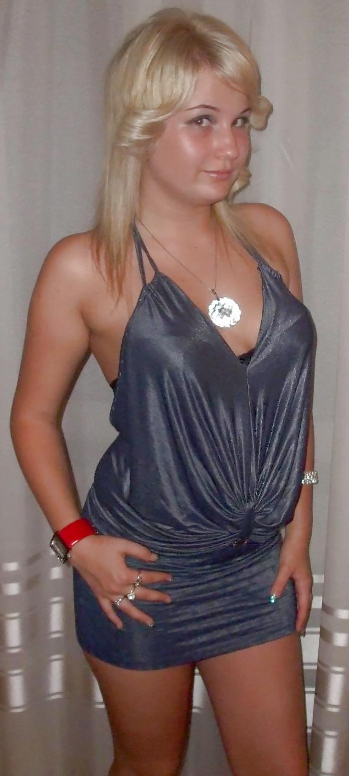 7P Amateur Blonde Teen Posing 1.