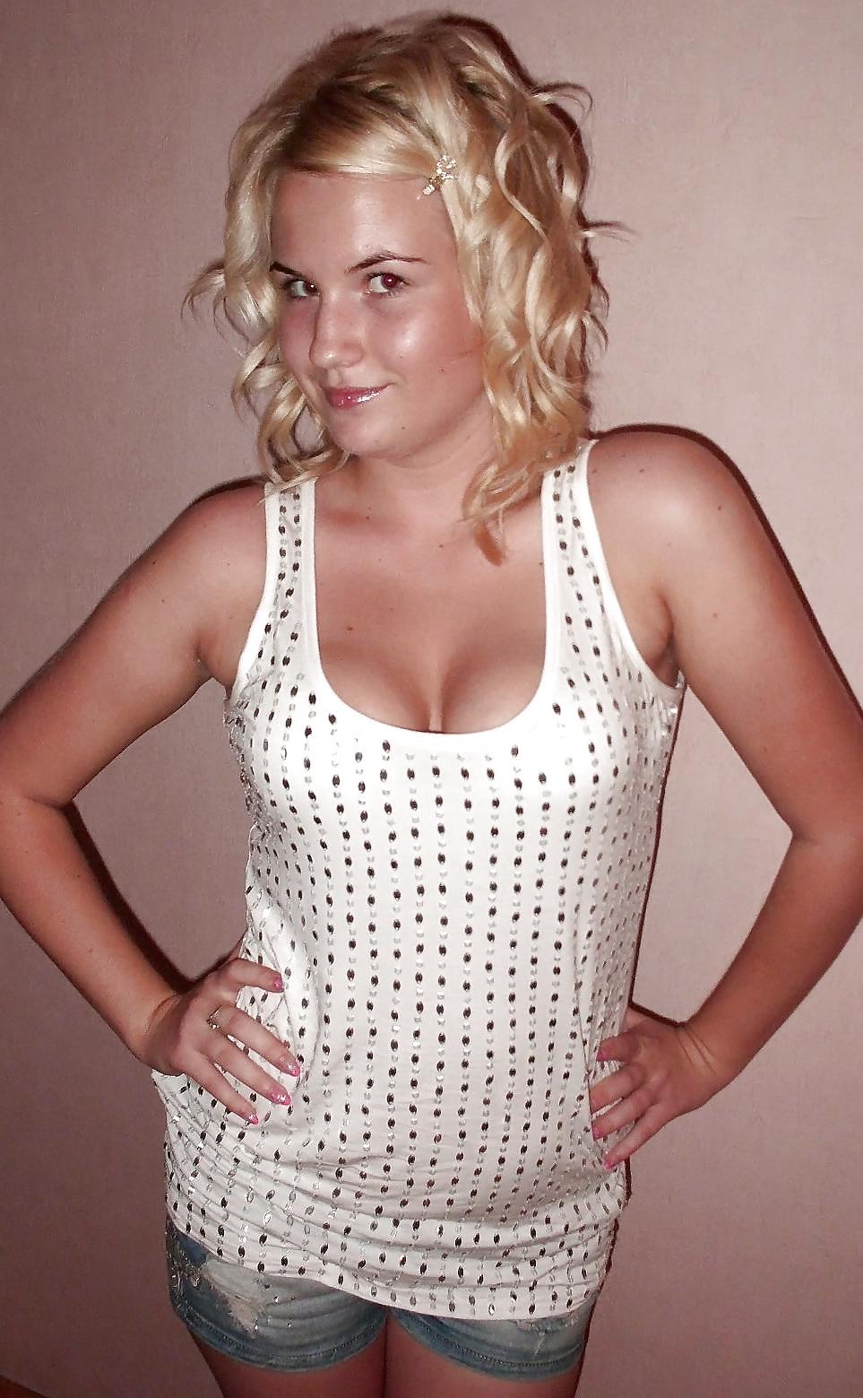 7P Amateur Blonde Teen Posing 2.
