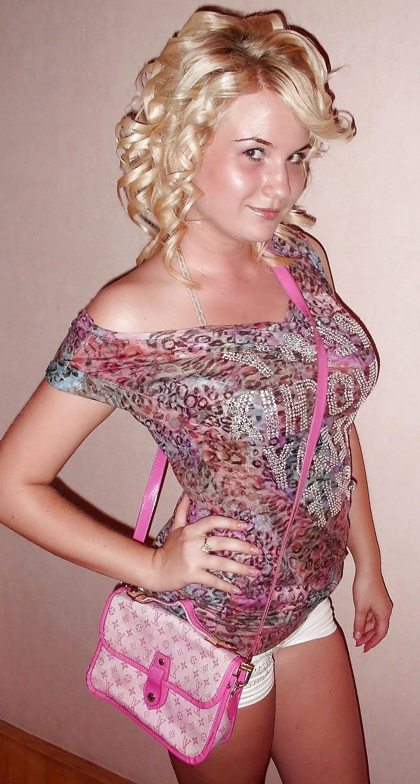 7P Amateur Blonde Teen Posing 2.