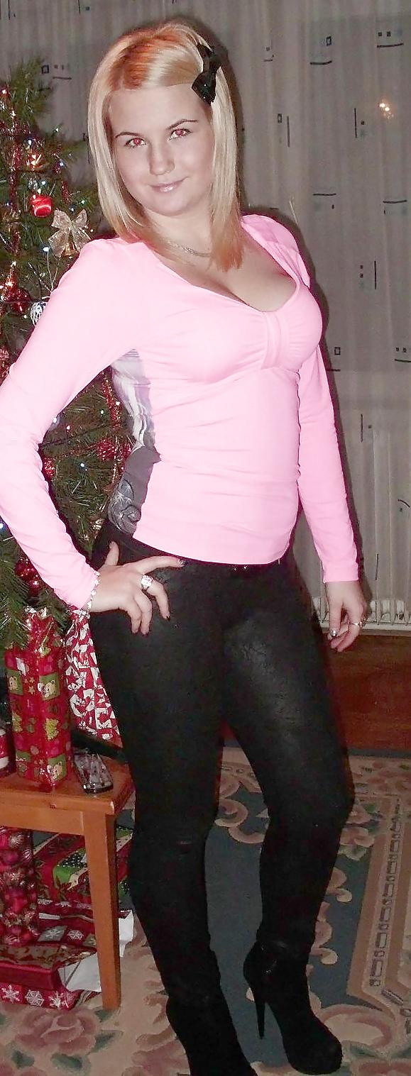 7P Amateur Blonde Teen Posing 2.
