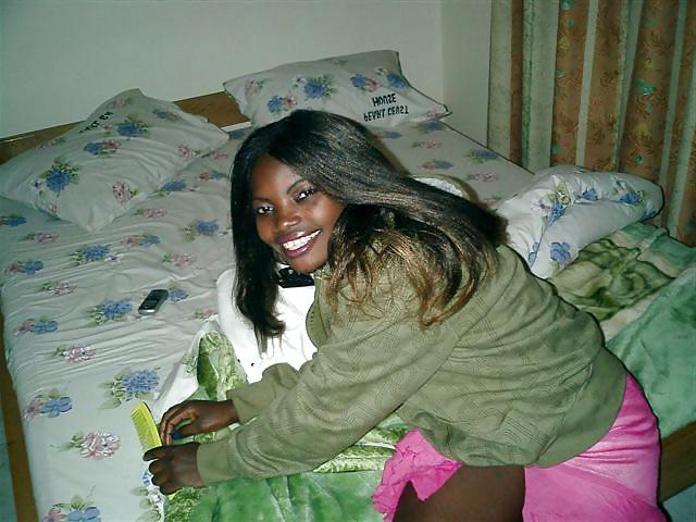 25P Uganda girls