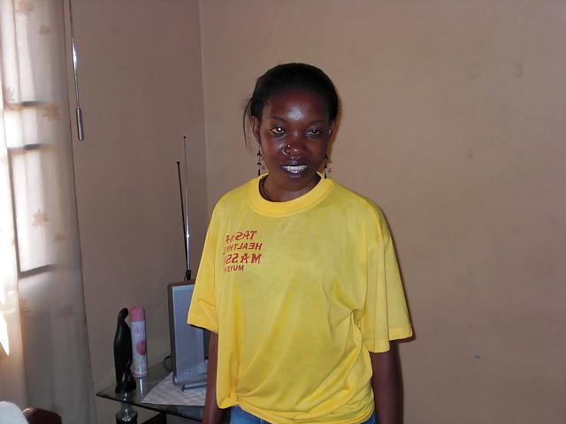 25P Uganda girls
