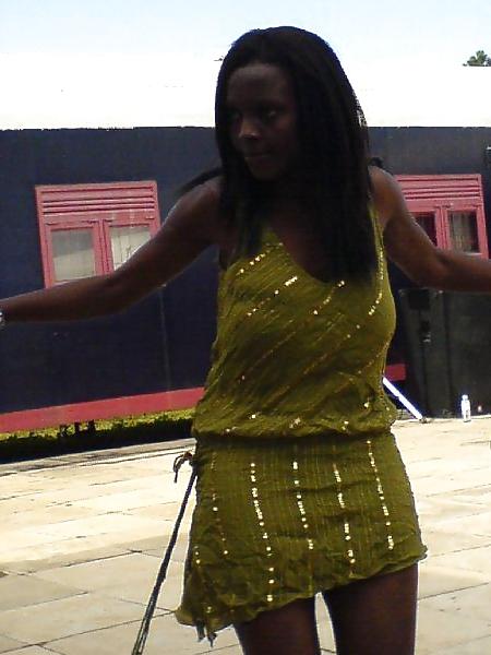 25P Uganda girls
