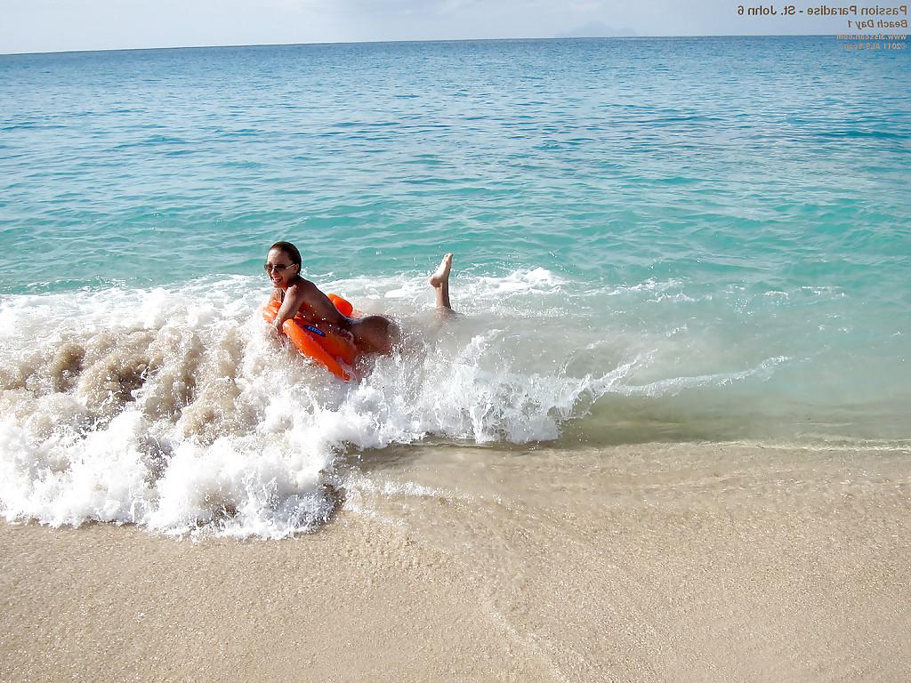 16P Naked amateur teenage babes in sunglasses having some fun on the beach