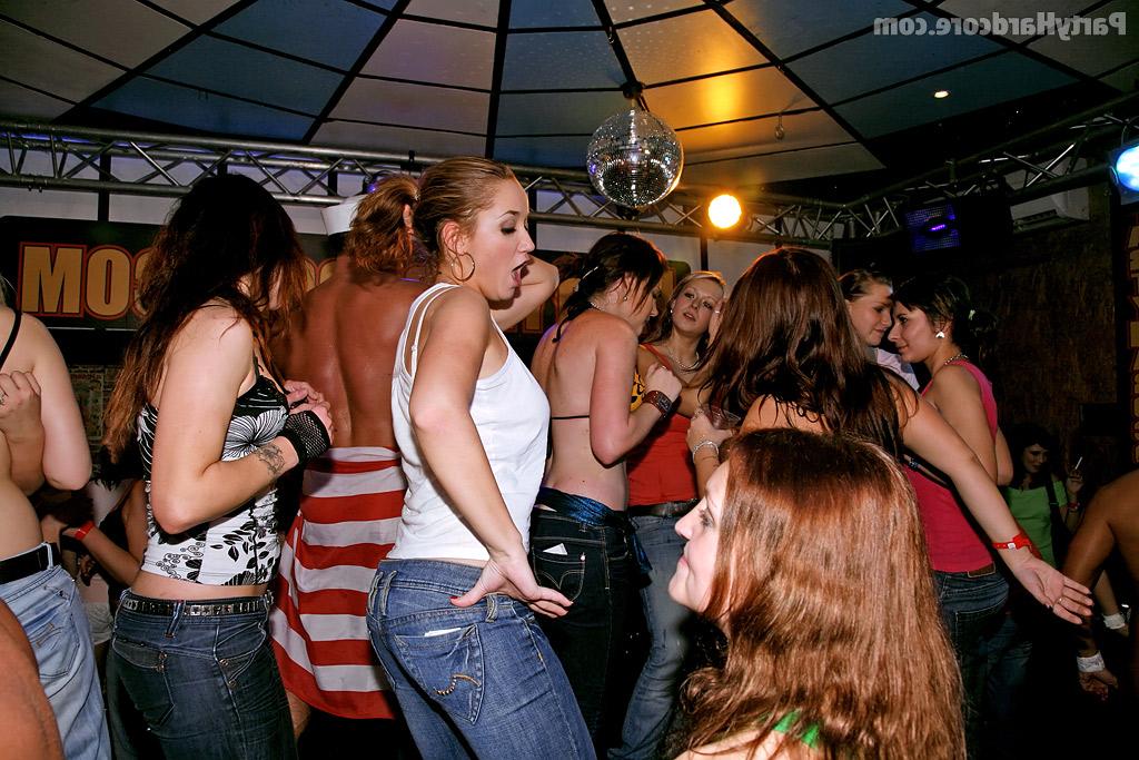 16P Drunk party girls going wild and showing off their blowjob skills