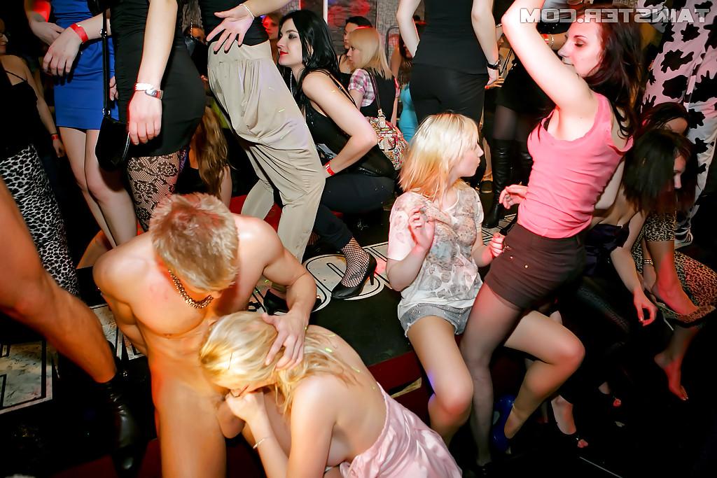16P Naughty amateur babes give blowjobs and get fucked at the wild party