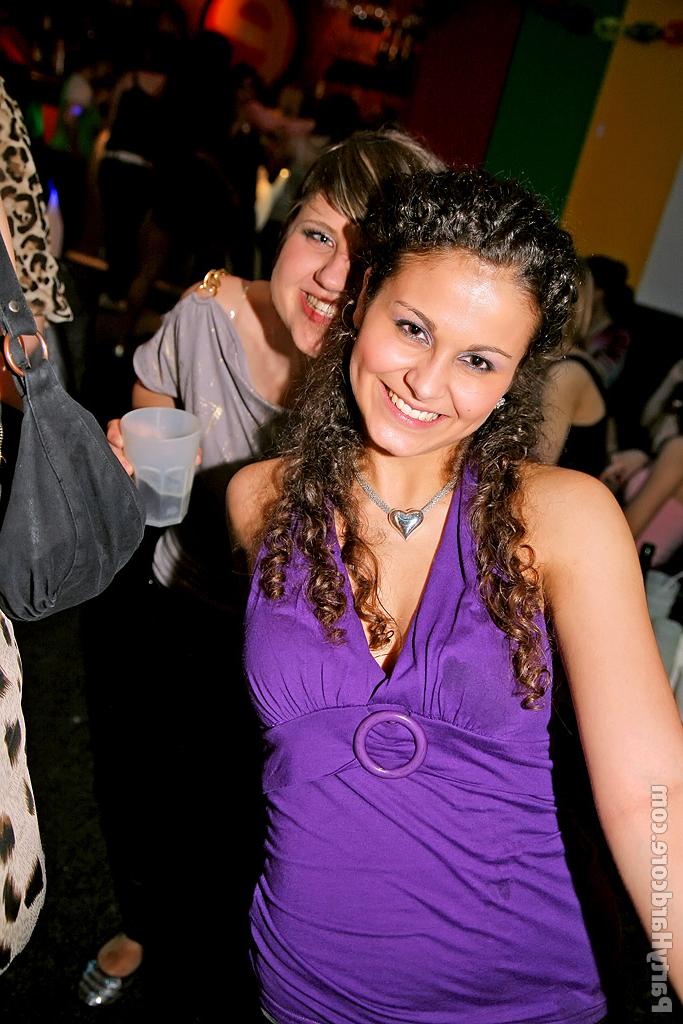 16P Jizz starving gals showing off their blowjob skills at the drunk party