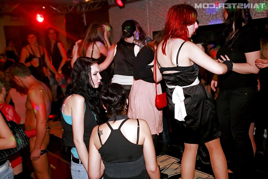 16P Cock hungry amateur babes giving blowjobs at the hardcore CFNM party