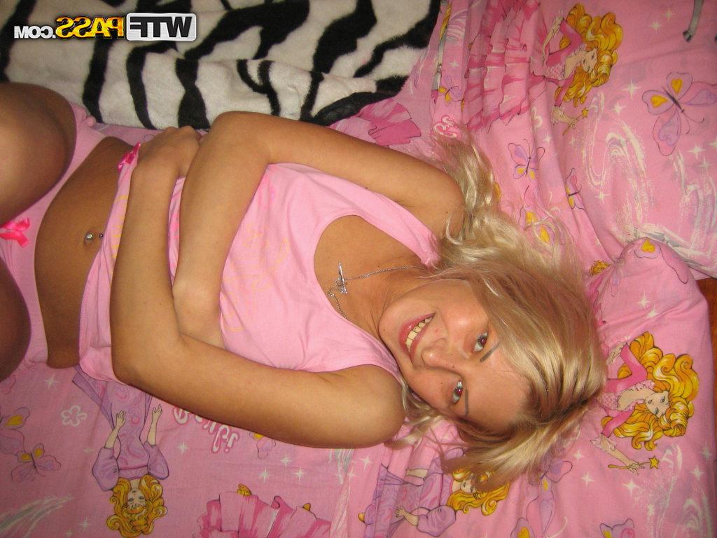 16P Cuddly blonde amateur slipping off her undies and showing off her sexy curves