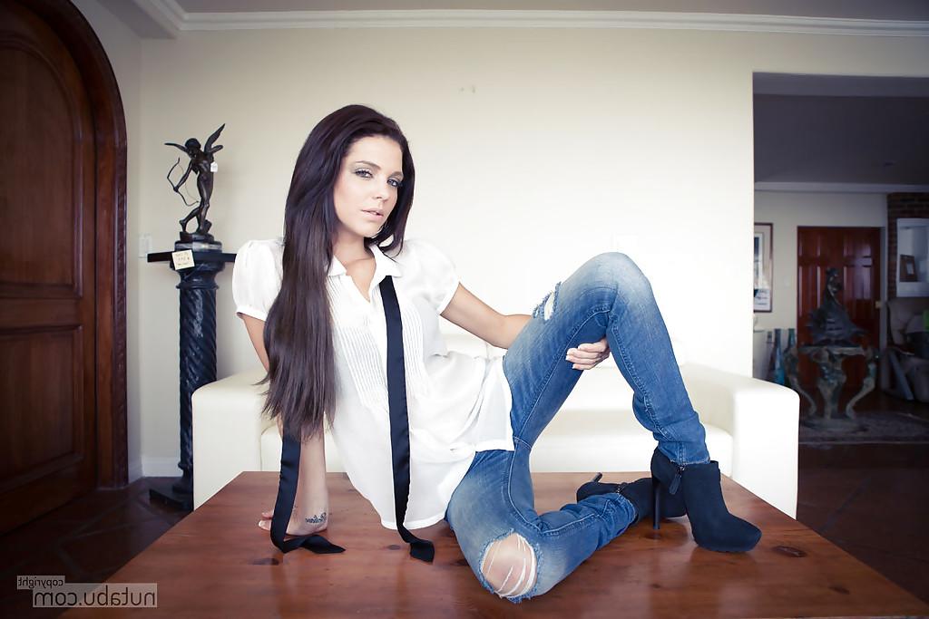 16P Gorgeous brunette amateur in tie and ripped jeans strips naked