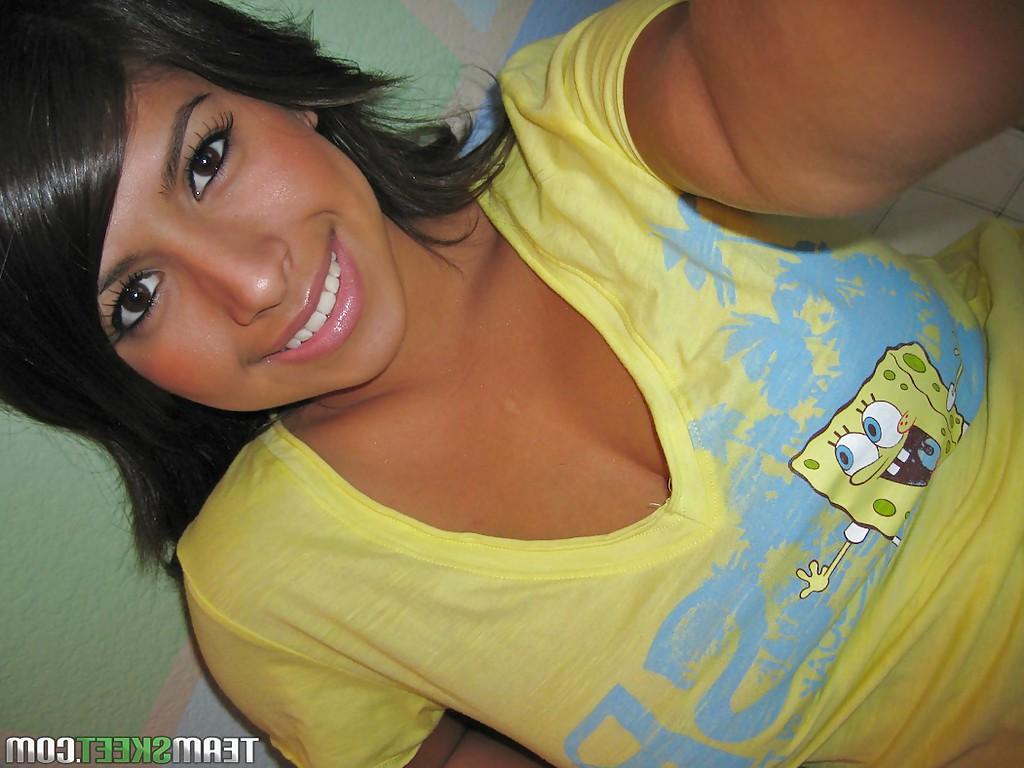 16P Smiley latina amateur Layla Rose showcasing her jugs and shaved slit