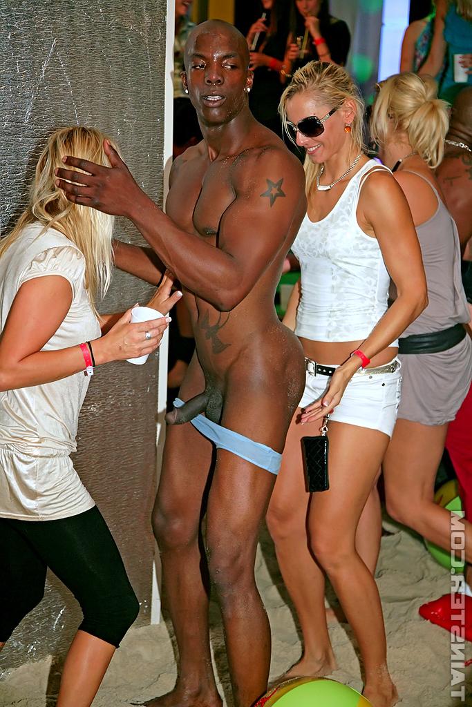 16P Tempting amateur sluts are into wild sex orgy with horny malestrippers