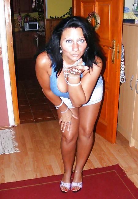 25P Amateur girls in heels