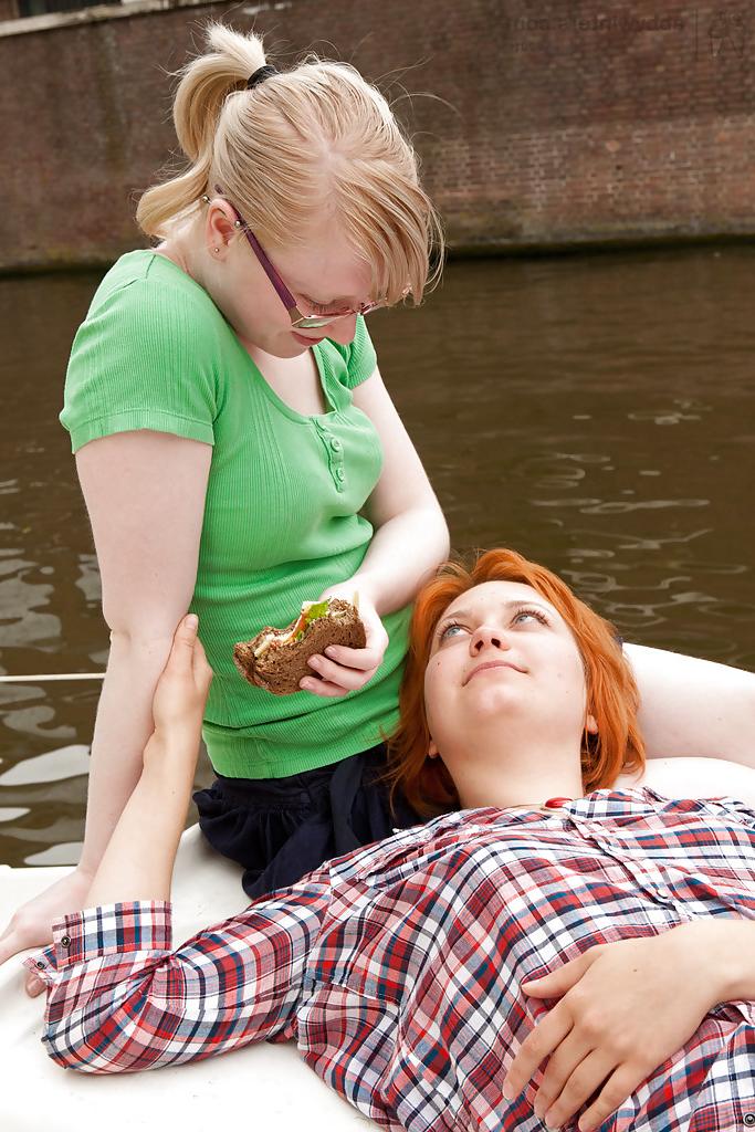 16P Plain girls Dahlia and Satine are into the dyke scene and dig eating pussy