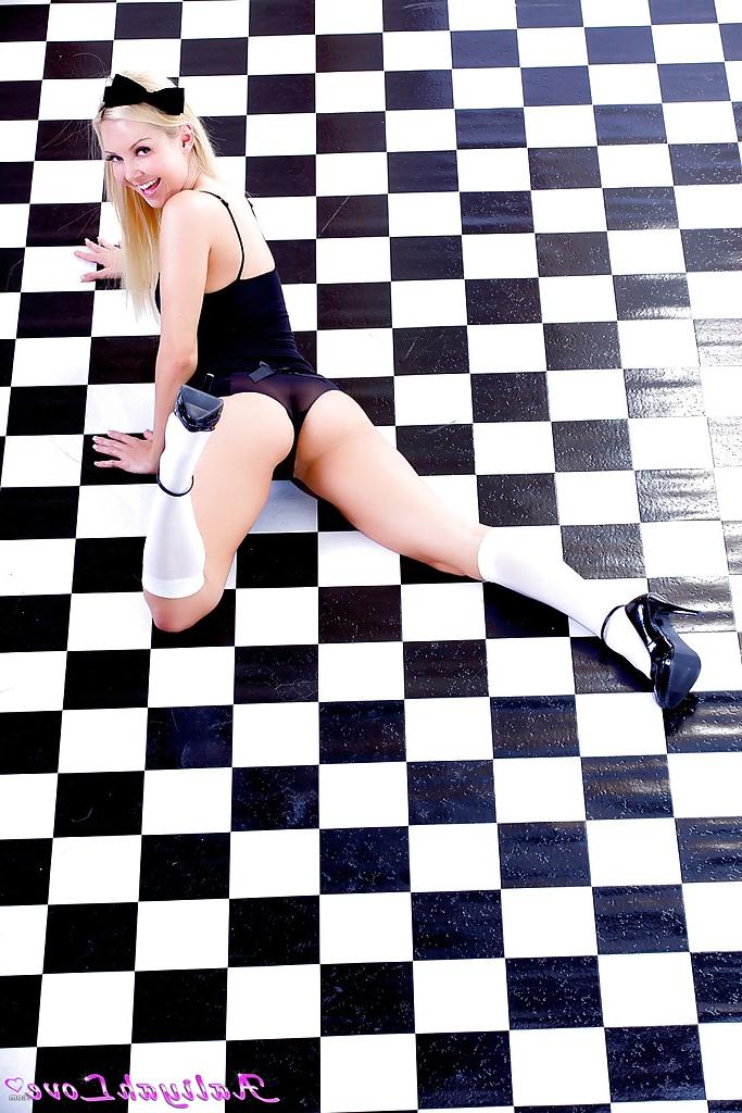 16P Amateur posing scene features pornstar babe Aaliyah Love in high heels