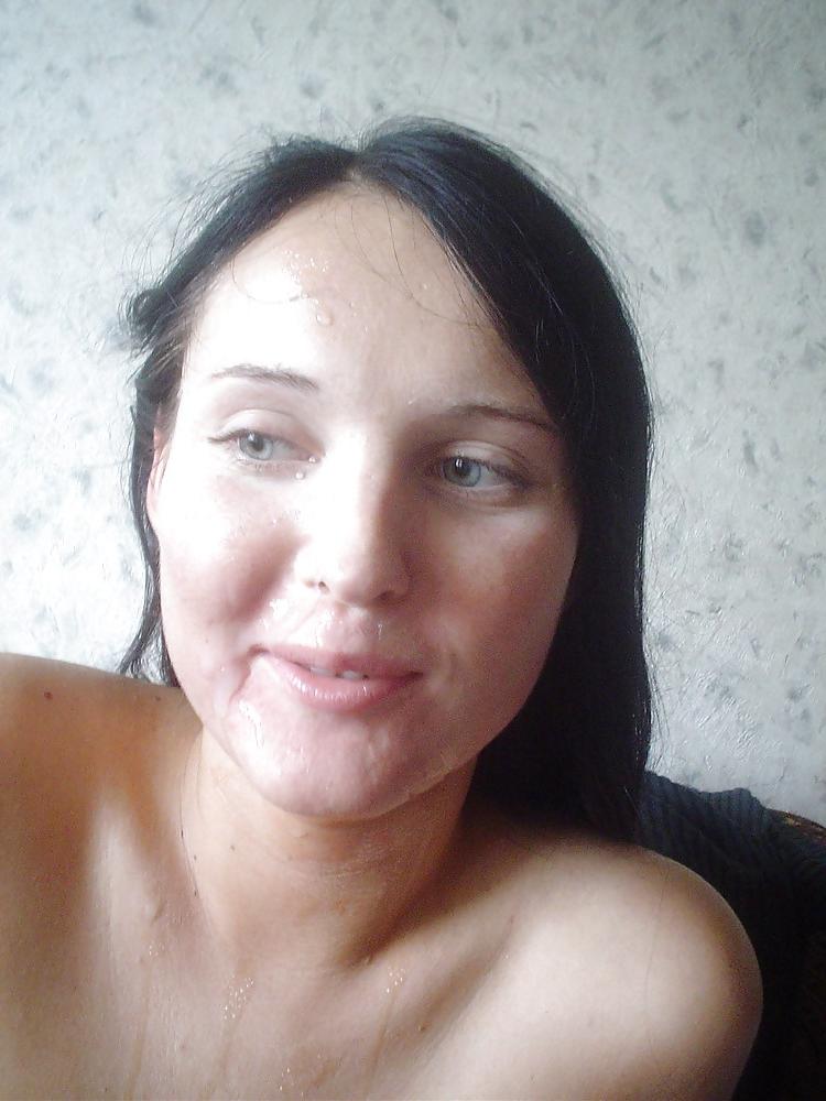 6P Amateur girl gives a blowjob