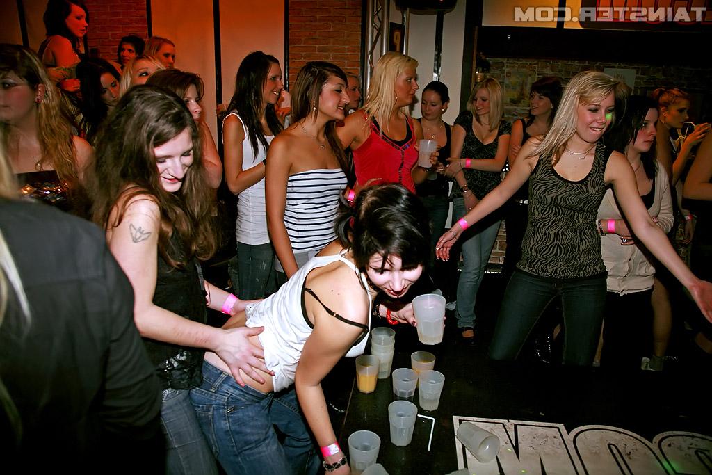 16P Filthy amateur sluts getting fucked at the hardcore sex party