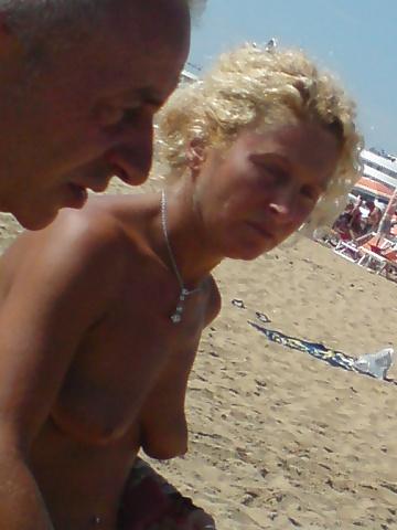 25P Bulgarian amateur girls at the beach