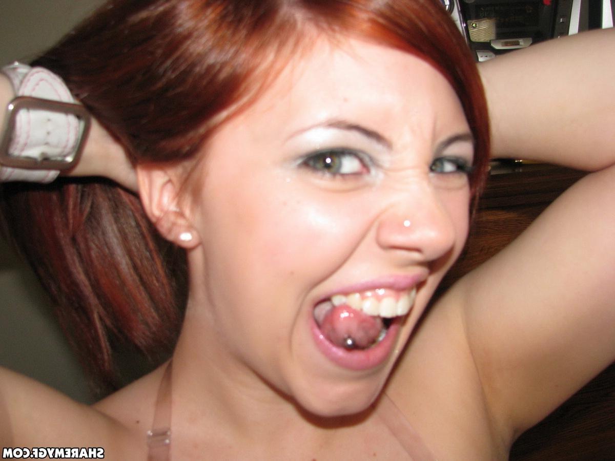 20P Two amateur coeds get naughty at home