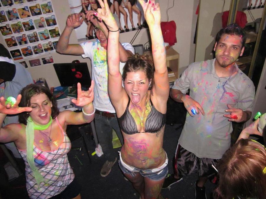 12P Amateur coeds go wild at a party