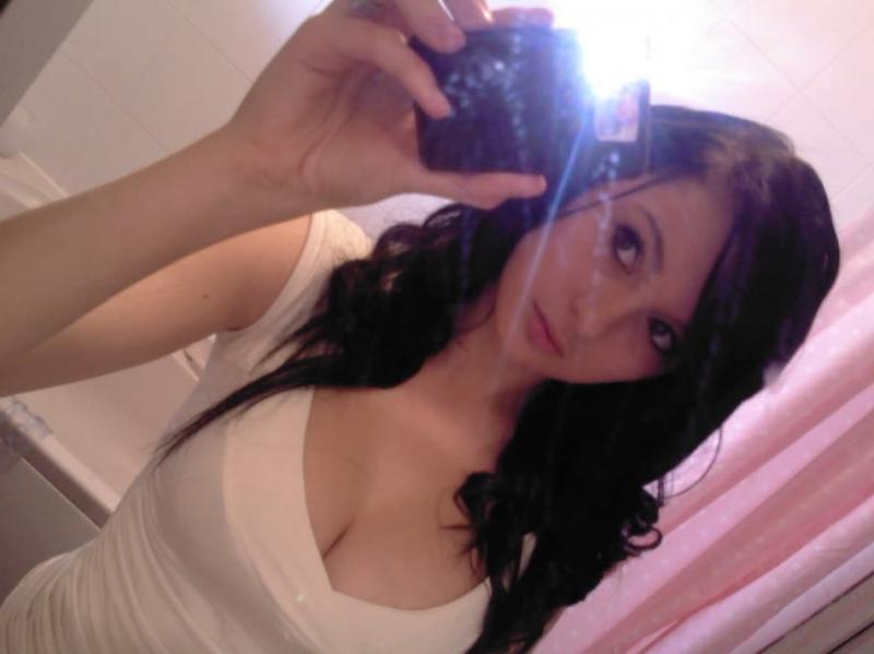 10P Busty amateur hottie displays her big breasts