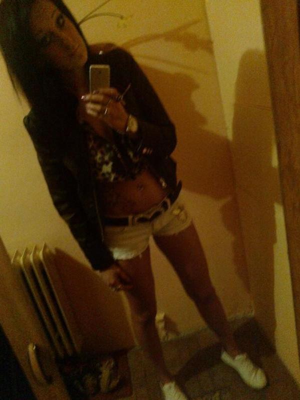 14P Brunette hottie teasing and posing sexy in hot amateur selfpics