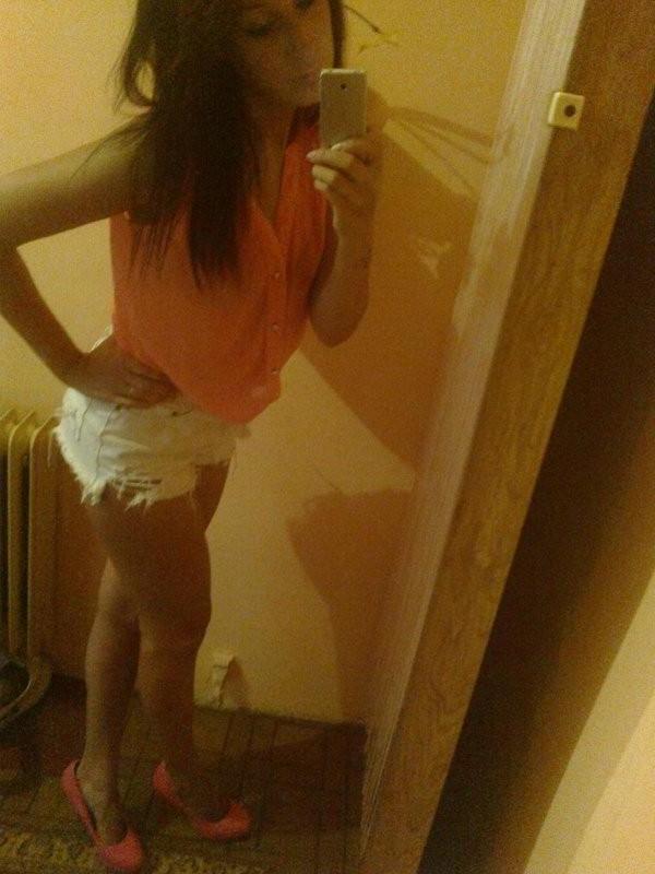 14P Brunette hottie teasing and posing sexy in hot amateur selfpics