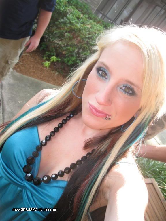 14P Compilation of an amateur punk chick posing for the cam