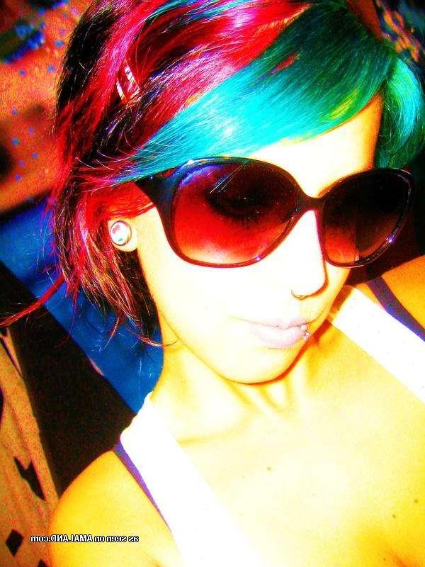 16P Hot collection of selfpics of an amateur groupie babe