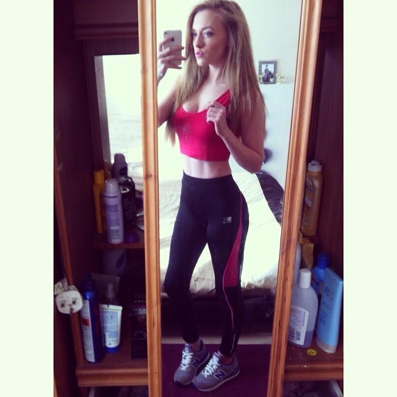 14P Hot amateur babes show off their tight bodies in selfies