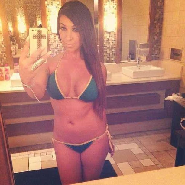 14P Amateur non-nude girlfriends posing sexy for their cameras