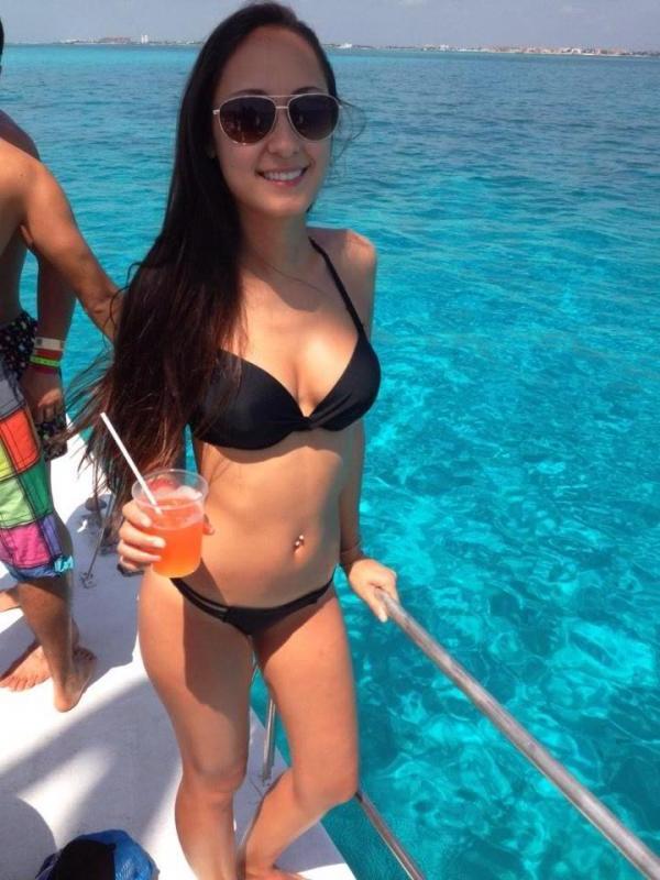 14P Amateur non-nude girlfriends posing sexy for their cameras