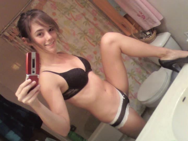 14P Hot amateur teen babes display their tight bodies