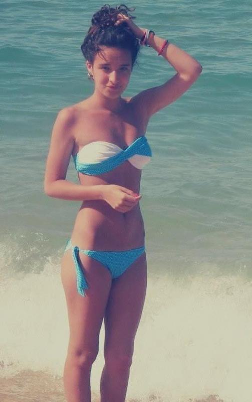 10P Various amateur babes in bikinis showing tight bodies