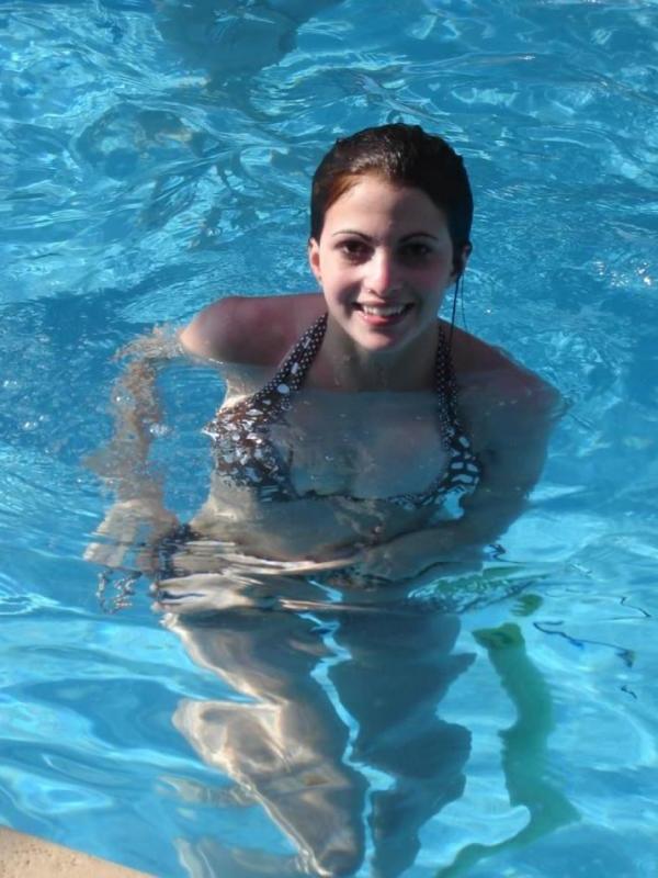 10P Various amateur babes in bikinis showing tight bodies