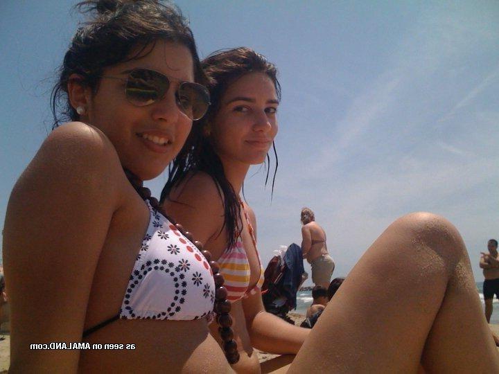 14P Sexy amateur girlfriends teasing on cam in bikinis