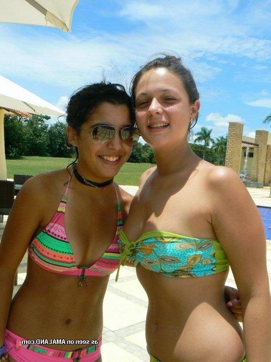 14P Sexy amateur girlfriends teasing on cam in bikinis