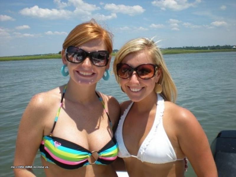 14P Sexy amateur girlfriends teasing on cam in bikinis