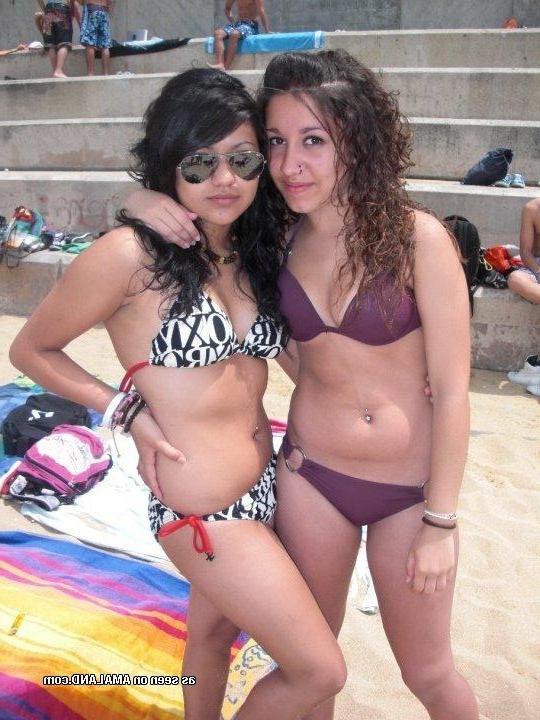 14P Sexy amateur girlfriends teasing on cam in bikinis