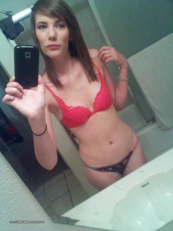 14P Pics of a sexy non-nude chick taking selfies in her lingerie