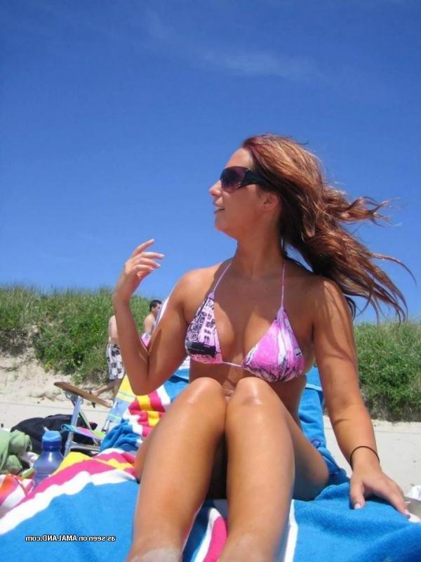 14P Hot amateur girlfriends in sexy bikinis at the beach