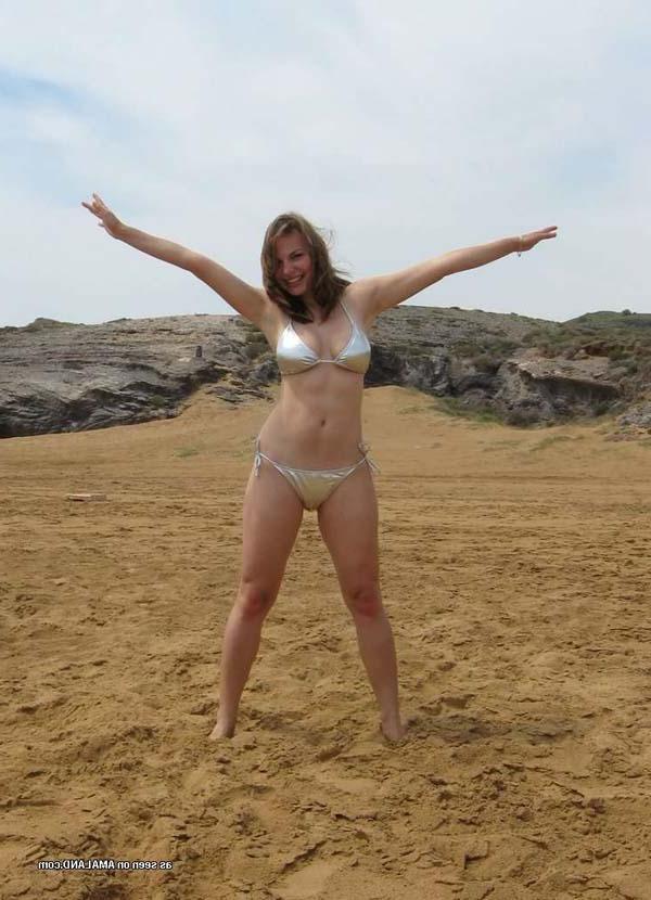 15P Picture selection of a sexy amateur babe posing for her BF