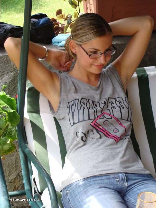 15P Picture selection of a sexy amateur babe posing for her BF