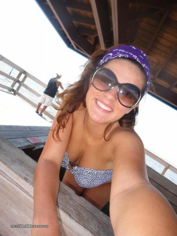 16P Pictures of steamy hot non-nude amateur sexy bikini cuties posing for the cam