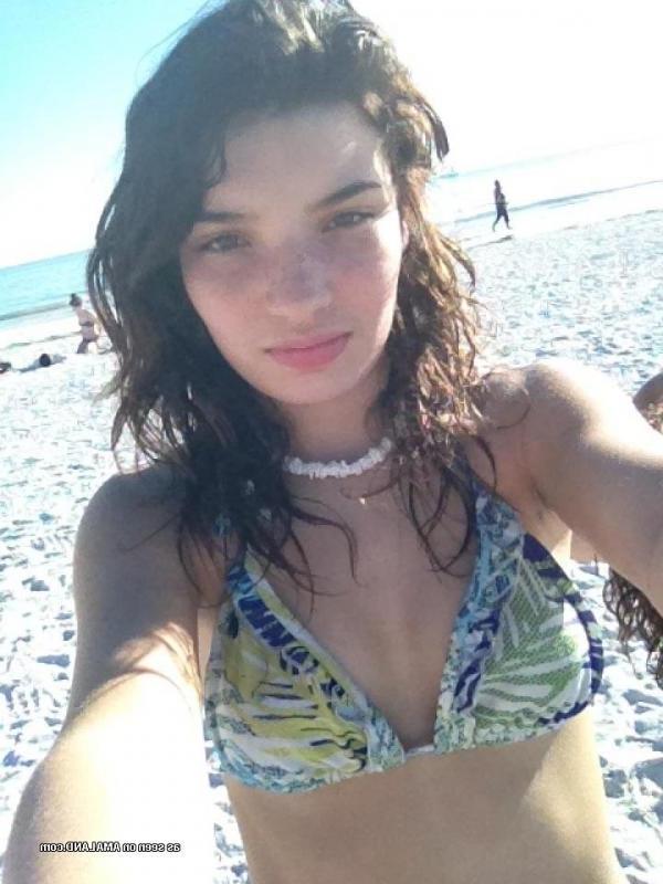16P Pictures of steamy hot non-nude amateur sexy bikini cuties posing for the cam
