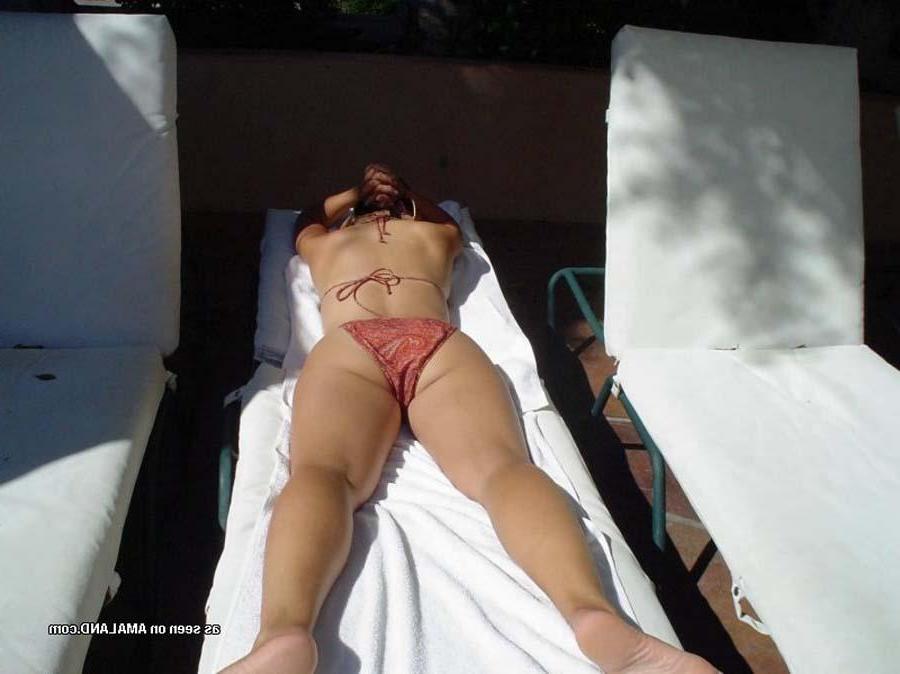 16P Picture selection of sexy amateur kinky girlfriends posing