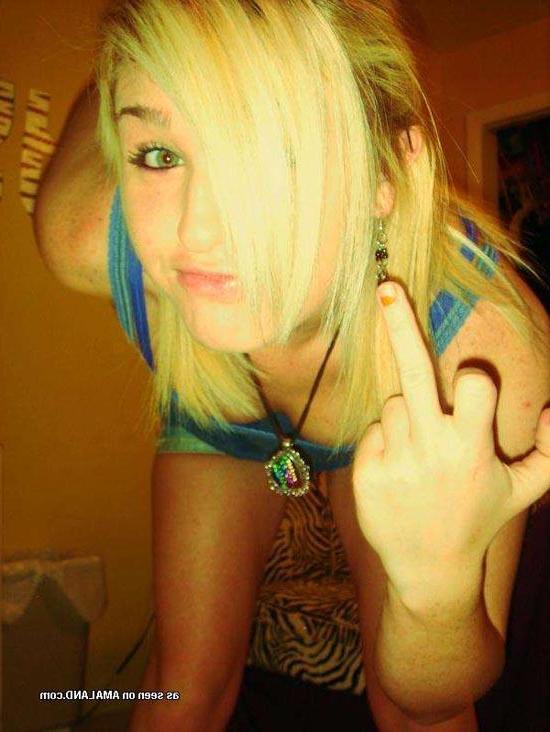 15P Self-shooting amateur blondes posing non nude