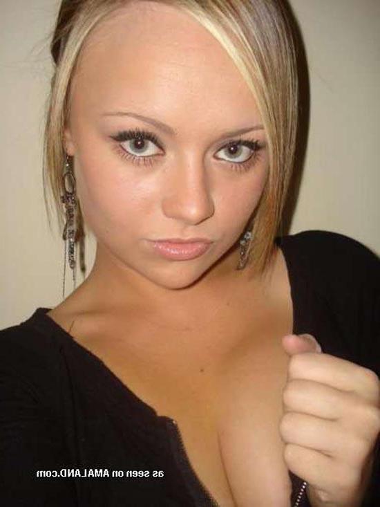 15P Self-shooting amateur blondes posing non nude