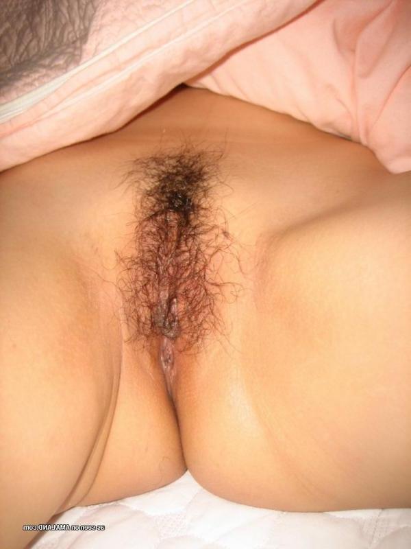 16P Pictures of a naked amateur girlfriend getting fucked deep
